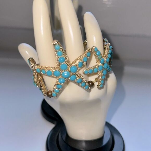 Turquoise and Gold Tone Sparkly Starfish Stretch Bracelet - Picture 1 of 4